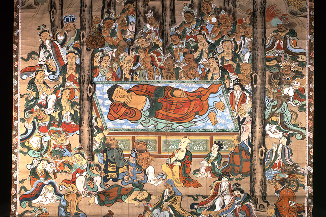泉涌寺の仏殿に、日本最大の「 涅槃図 」が掲げられる瞬間を特別に鑑賞 僧侶による涅槃図の絵解きと、泉涌寺の小方丈で「 朝粥 」を味わう!