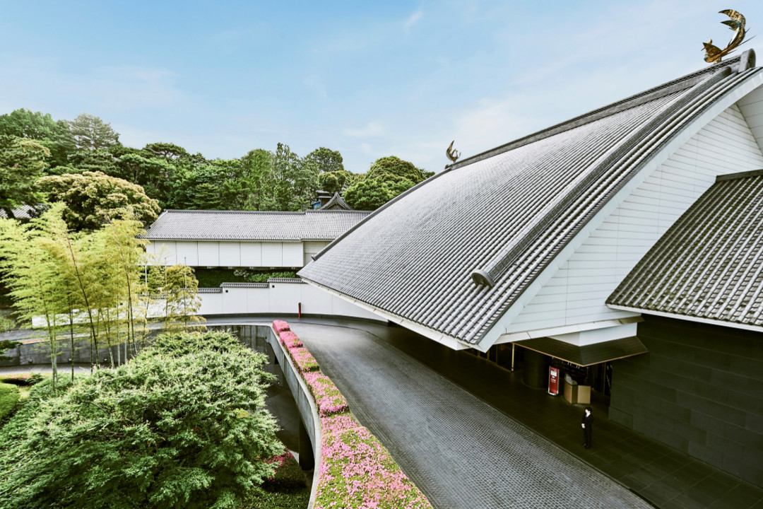 - 東京さんぽ - 江戸最古 「 目黒不動 」 ズラリと並ぶ圧巻!「 五百羅漢寺 」 特別拝観 と 昭和の竜宮城 「 ホテル雅叙園東京 」 春の宴席コース料理 & フリードリンク付き 「 東京都指定有形 百段階段 」 鑑賞へ