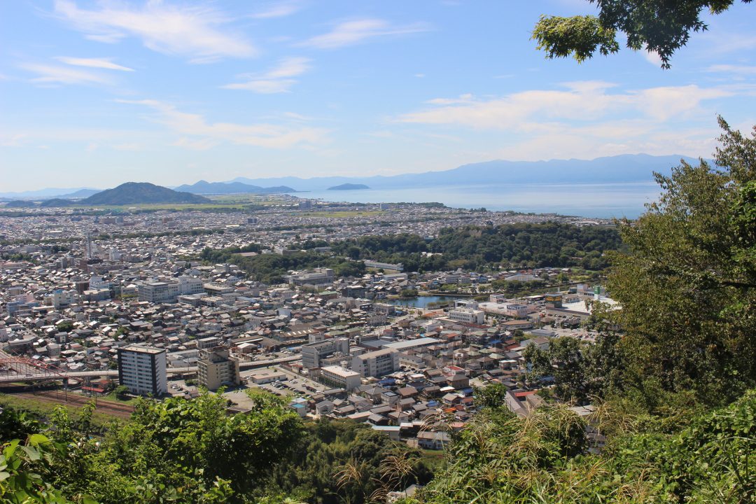 戦国の悲運の武将、石田三成が築いた名城・佐和山城跡と三成の故郷へ 徳川四天王の井伊家が造った彦根城と風情ある城下町もぶらり散策♪