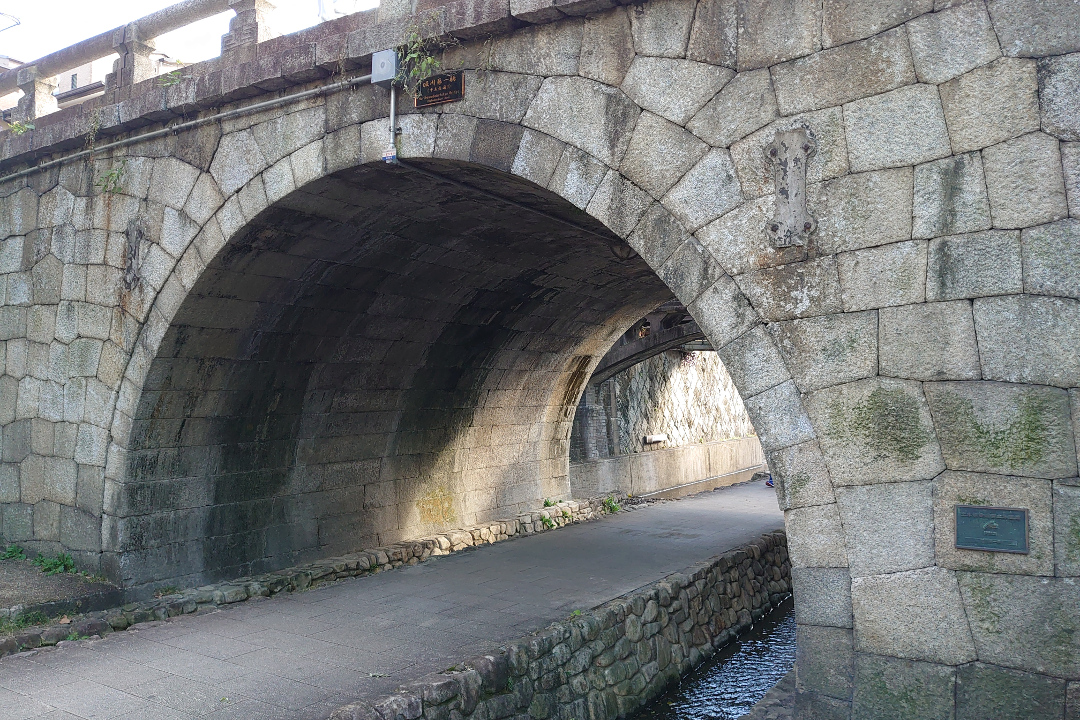 市電巡りの第二弾は京都を東西に貫いた「中立売線」。難所の「堀川」を どのように越えたのか?廃線のルートを辿ると街の変遷が見えてきます