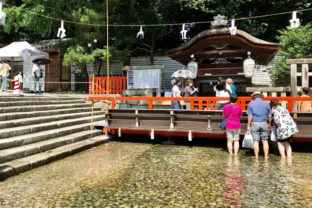 清らかな水に足を浸して穢れを祓う「 下鴨神社・御手洗祭 」で無病息災  神社参拝後に出町界隈を歩いて「 御所雲月 」昼の懐石料理を味わう♪