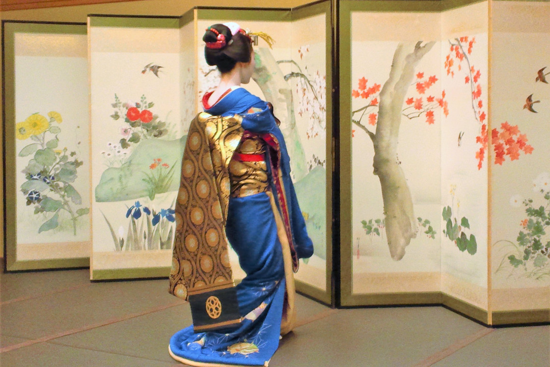 優雅な舞にうっとり♪祇園甲部・舞妓さんと過ごす極上のランチタイム 創業300年の歴史を誇る老舗料亭「 京料理 ちもと 」で懐石料理を堪能