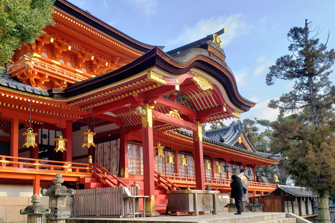 日本三勅祭のひとつ「石清水祭」が行われている石清水八幡宮へ。国宝 の本殿に参拝し、八幡界わいを巡った後に「還幸の儀」を見学します