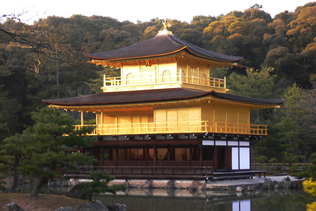 金閣寺特別公開!通常非公開の方丈や本尊・聖観音立像を拝観! 北山殿のかつての大きさを感じながら足利家の菩提寺・等持院へ