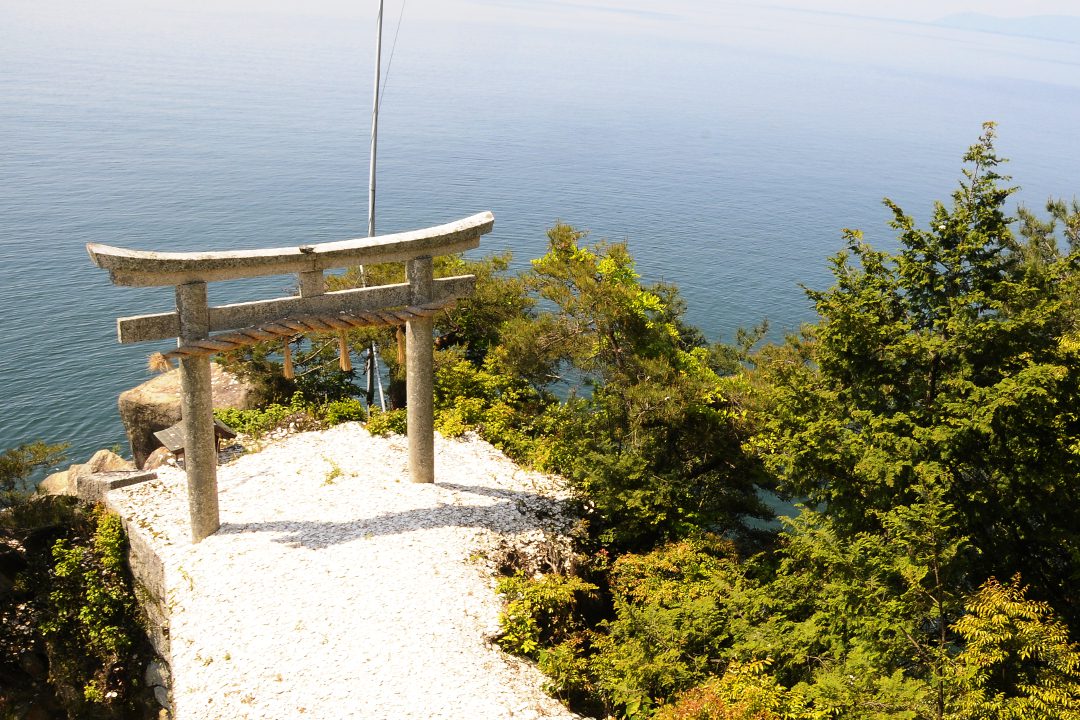 天下人・豊臣秀吉ゆかり「 長浜 」黒壁スクエア と「 盆梅展 」見学!高速船でゆく戦国武将が信仰した神の島「 竹生島 」昼食は鯖そうめん♪