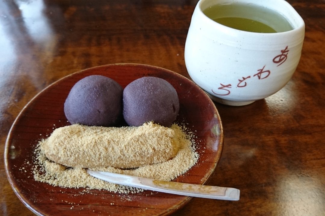 “ 西陣の美味しいもん ”めぐり! 京の味わい名物さんぽと毎月25日“ 天神さん ”縁日の露店で賑わう「 北野天満宮 」参拝へ