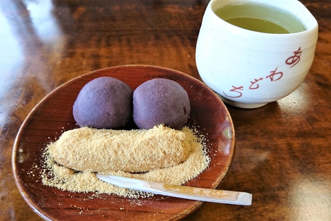 西陣名物・和菓子巡り♪ 社寺門前の名物を買って鶴屋?信の喫茶で一服