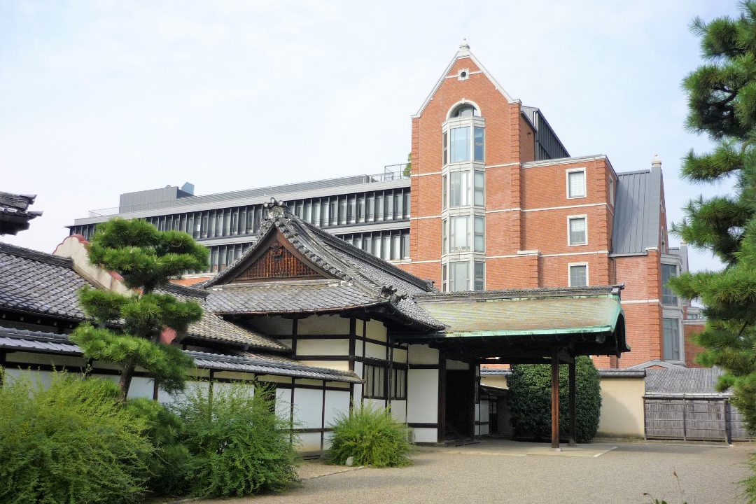 西陣界隈の通称寺めぐり 「御寺御所」大聖寺と慈受院門跡の特別拝観へ