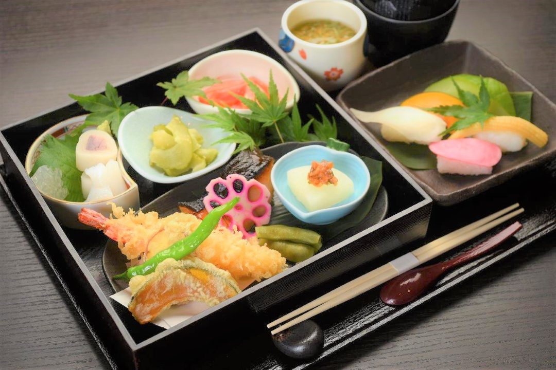 豊かな趣味と教養を偲ぶ 歴史家の旧宅特別公開と京漬物と味噌の老舗ランチ