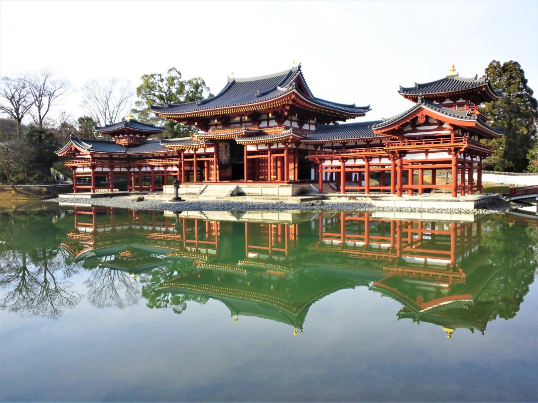 平安貴族が憧れた極楽浄土 平等院鳳凰堂の堂内拝観と宇治上神社の建築美を堪能