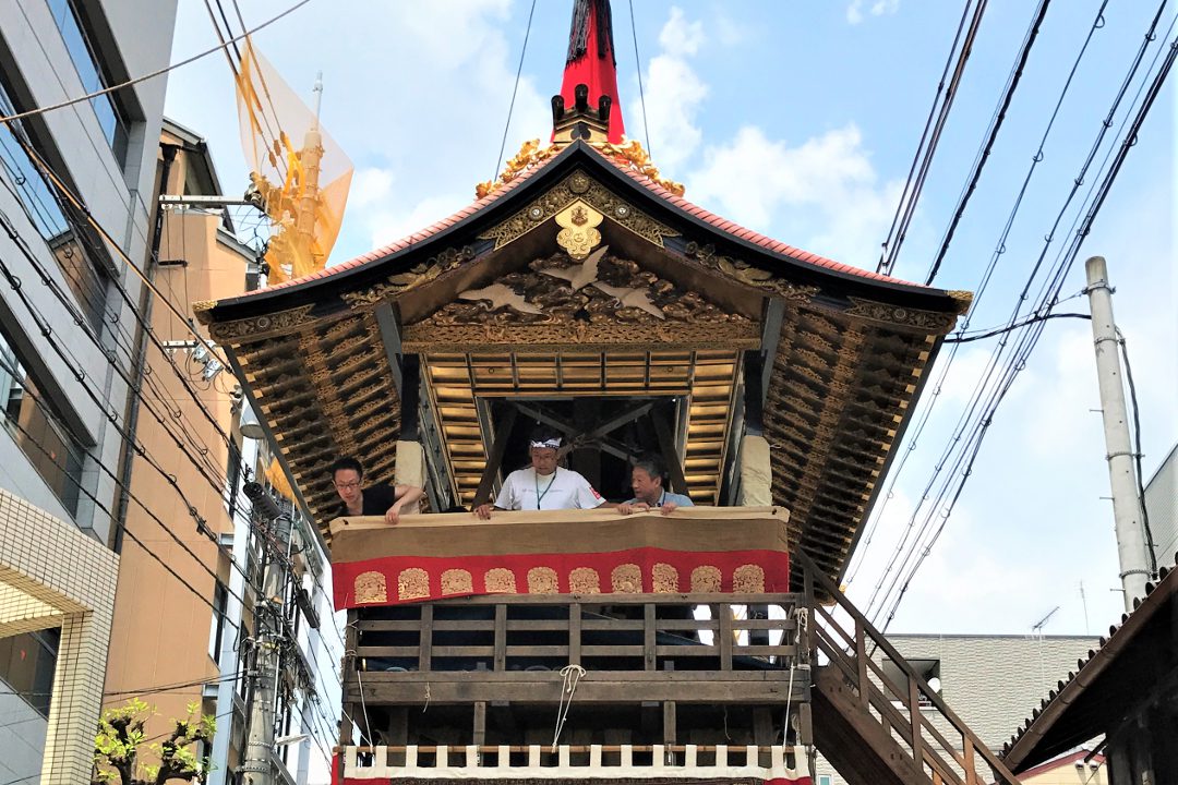 祇園祭!山鉾の曳初めと 祭り支度で賑わう山鉾町木乃婦の京料理を味わう