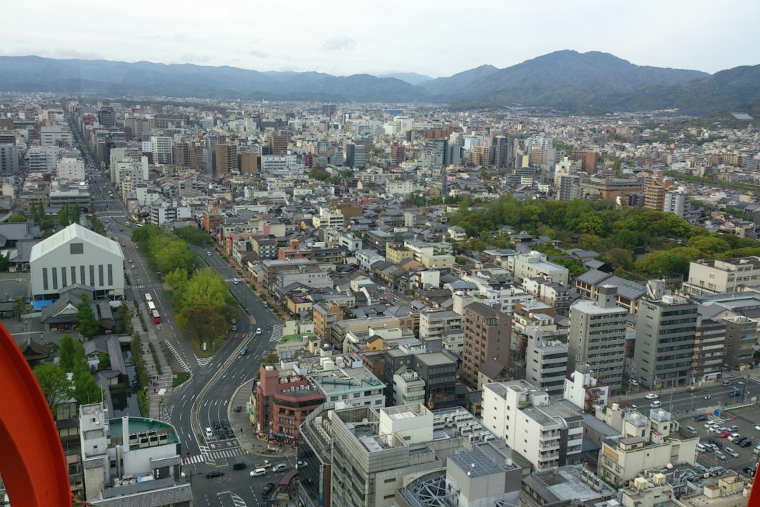 らくたび初の京都タワーと三十三間堂をイヤホンガイドで徹底解説!